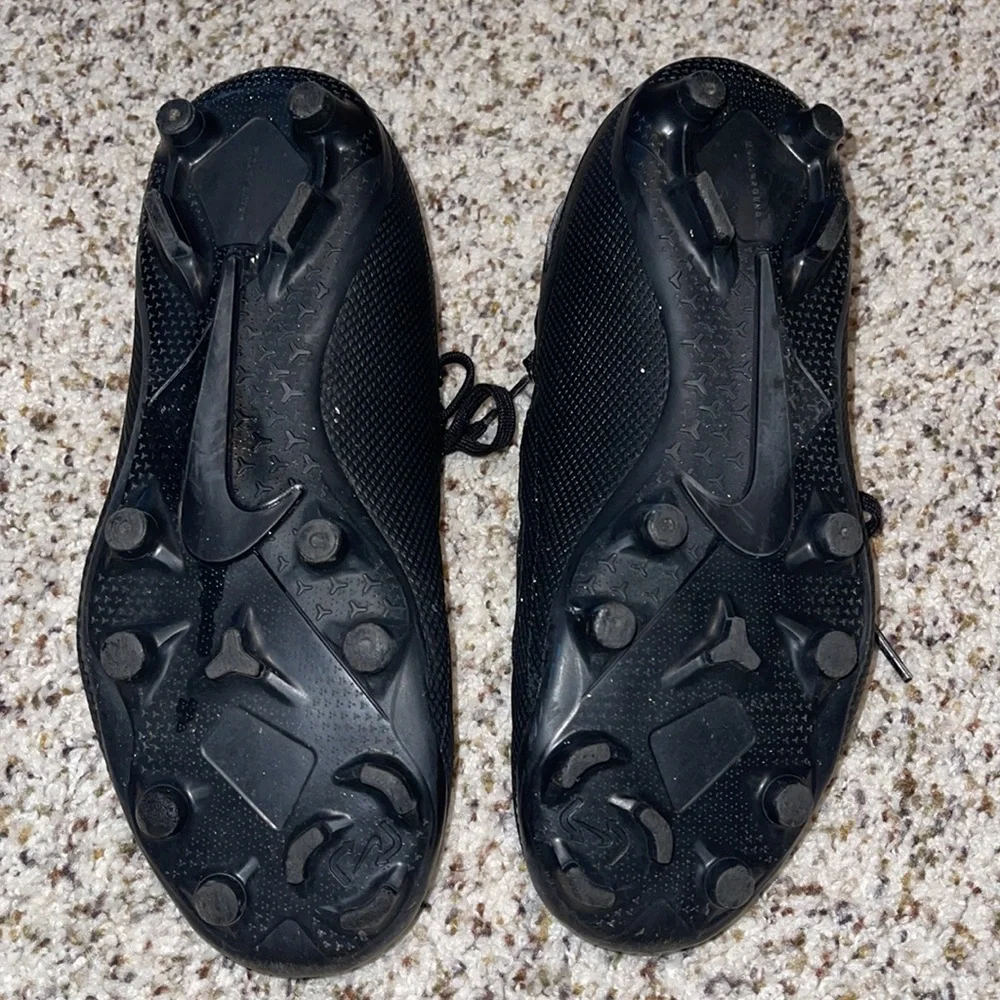 Phantom vsn Nike Soccer Cleats Youth sz 3.5